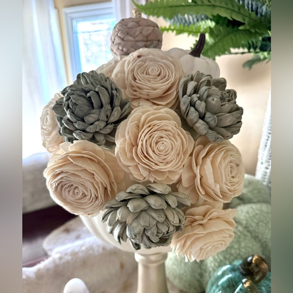 NEW! Pumpkin & Flowers Designer White Pumpkin - Picture 12 of 14